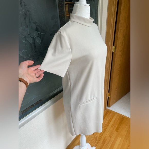 Zara ecru mock neck shift dress with front slit pockets size L - Picture 3 of 5